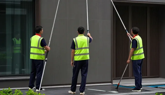 家政服务中安全防护用品的正确使用与常见问题处理